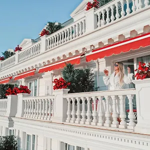 Hotel Flower &, Golem (Tirana)